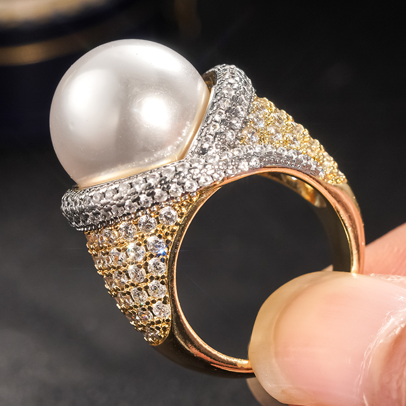 Women's Exquisite Elegant Sparkling Full Inlay Synthetic Zirconia Ring